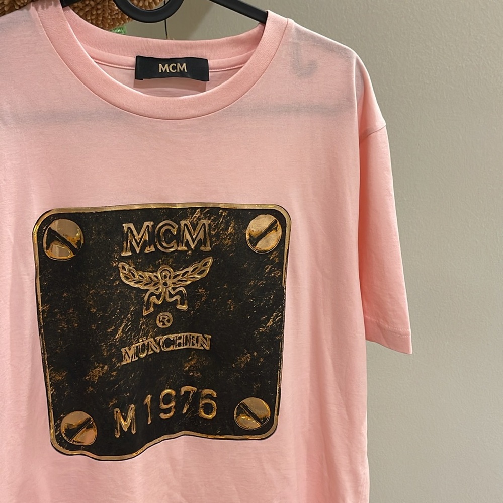 MCM Women's Pink Cotton Short Sleeve Plaque Logo Print T-Shirt
